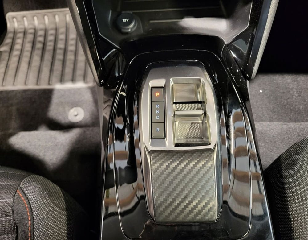 Peugeot 208 nuova a Ferrara (17)