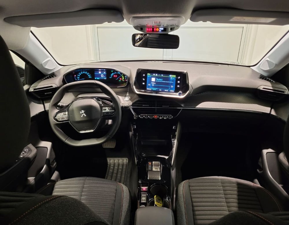 Peugeot 208 nuova a Ferrara (7)