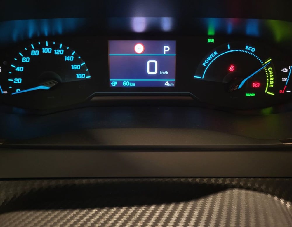 Peugeot 208 nuova a Ferrara (9)