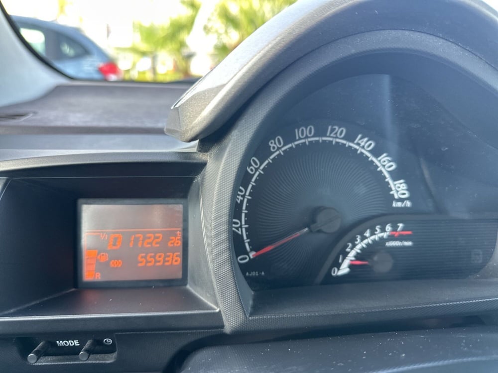 Toyota iQ usata a Siracusa (11)