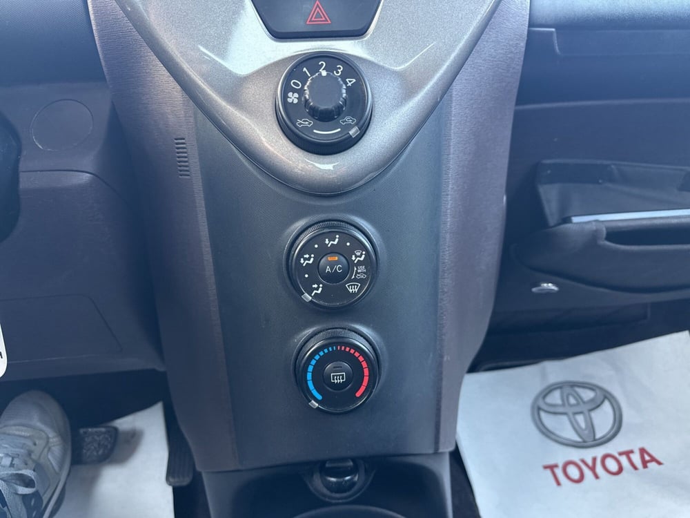 Toyota iQ usata a Siracusa (12)