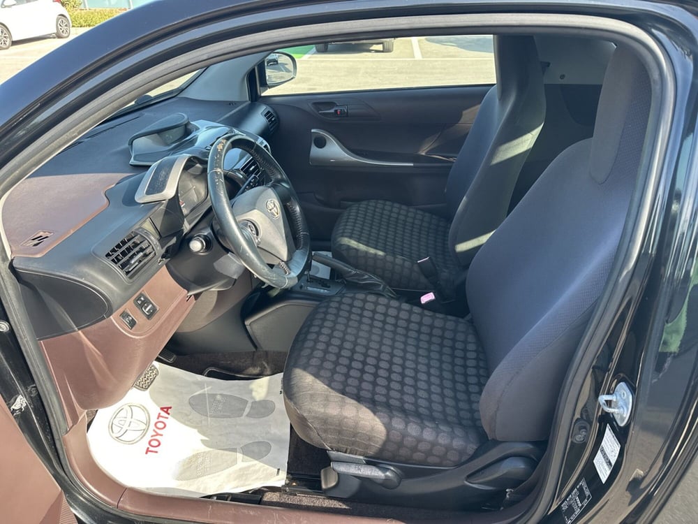 Toyota iQ usata a Siracusa (8)