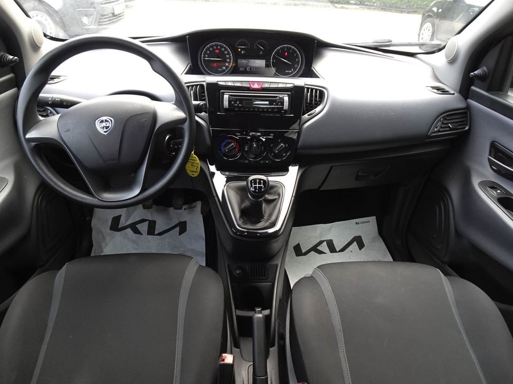 Lancia Ypsilon usata a Treviso (12)