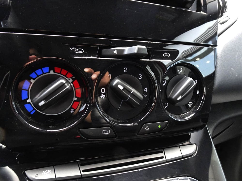 Lancia Ypsilon usata a Treviso (15)
