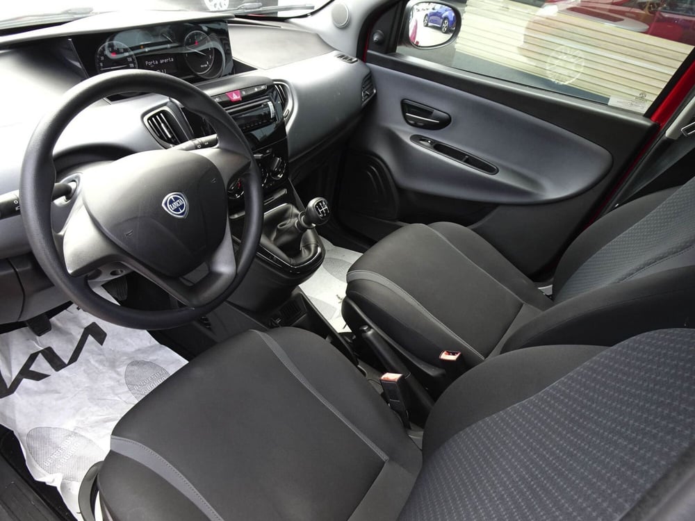 Lancia Ypsilon usata a Treviso (8)
