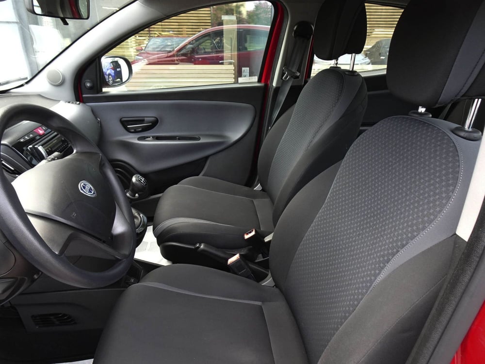 Lancia Ypsilon usata a Treviso (9)