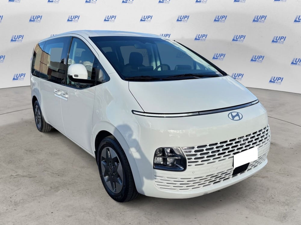 Hyundai Staria nuova a Lucca (7)
