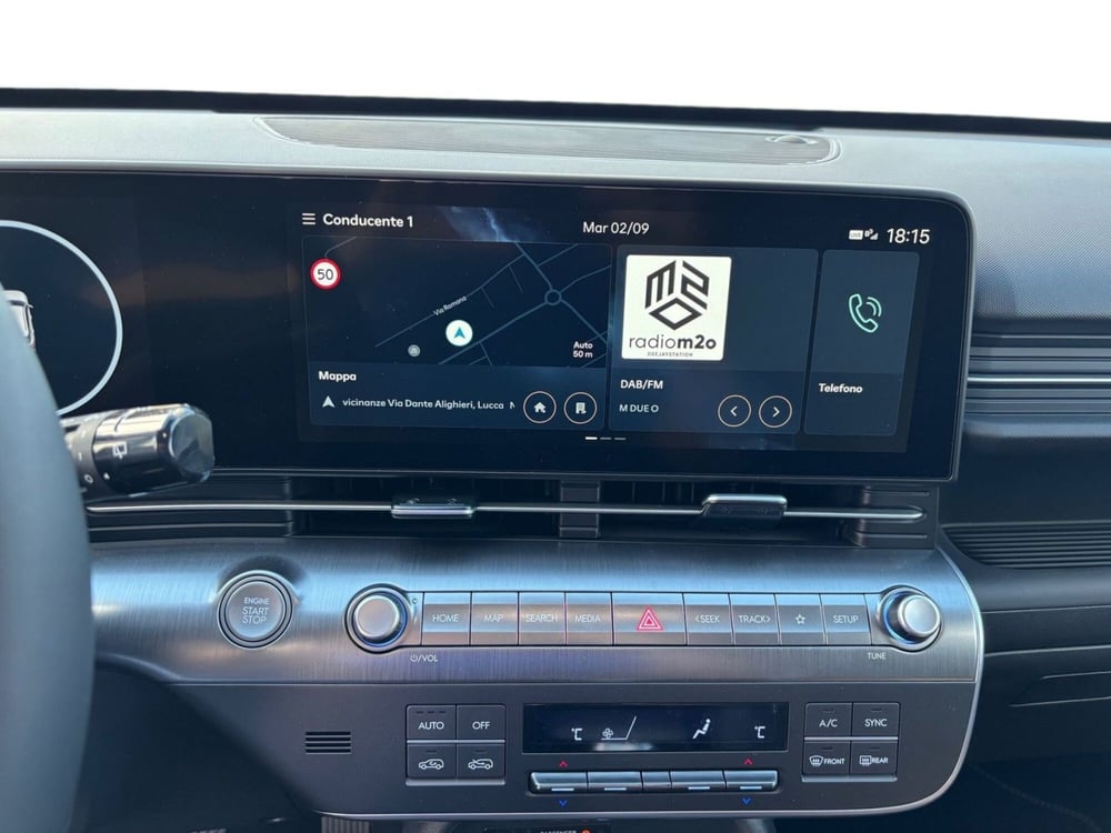 Hyundai Kona nuova a Lucca (14)