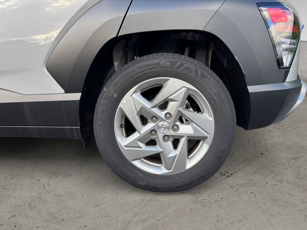 Hyundai Kona nuova a Lucca (9)