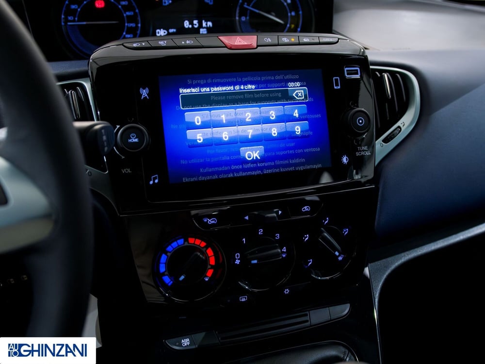 Lancia Ypsilon usata a Bergamo (12)