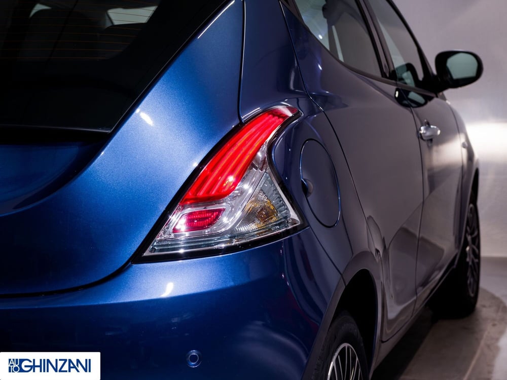 Lancia Ypsilon usata a Bergamo (15)