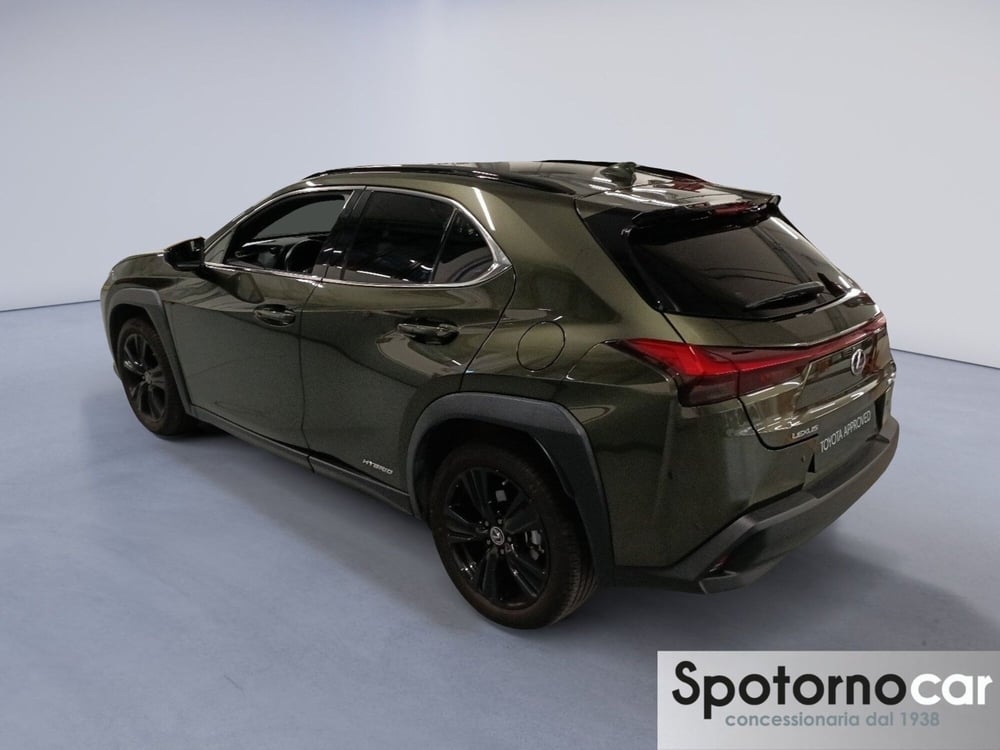Lexus UX usata a Milano (3)