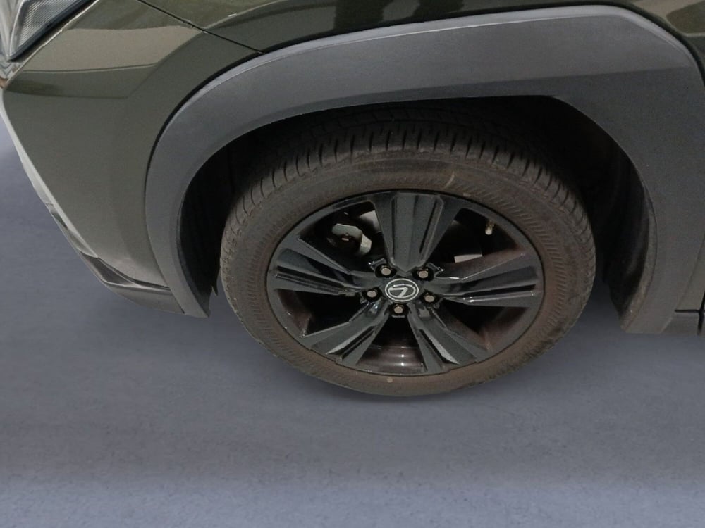 Lexus UX usata a Milano (9)