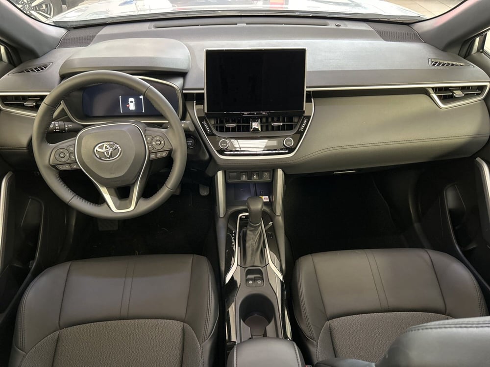 Toyota Corolla Cross Hybrid nuova a Bologna (10)