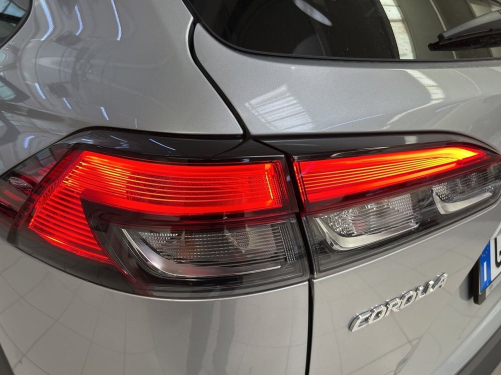 Toyota Corolla Cross Hybrid nuova a Bologna (18)