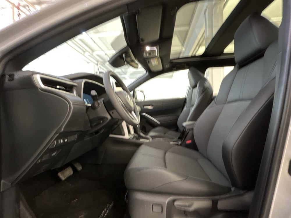 Toyota Corolla Cross Hybrid nuova a Bologna (8)
