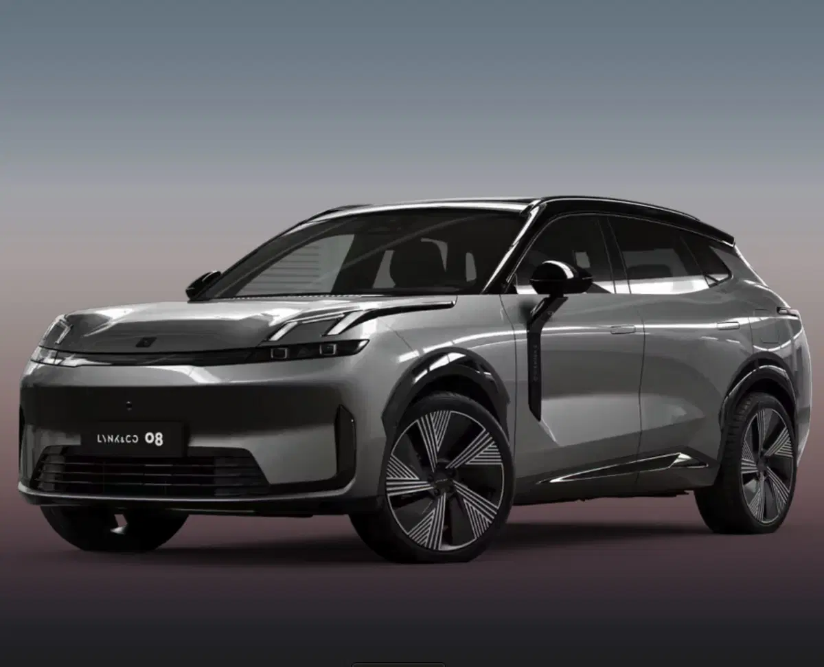 Lynk & Co 08 nuova a Parma