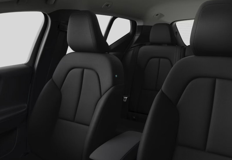 Volvo XC40 nuova a Parma (5)