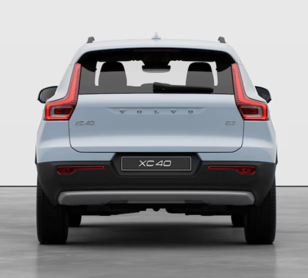 Volvo XC40 nuova a Parma (7)