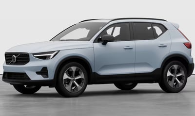 Volvo XC40 B3 automatico Ultimate Dark nuova a Parma