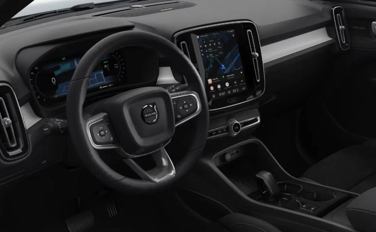 Volvo XC40 nuova a Parma (4)