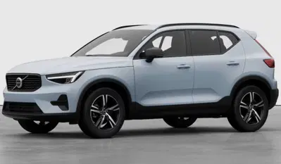 Volvo XC40 B3 automatico Plus Dark nuova a Parma
