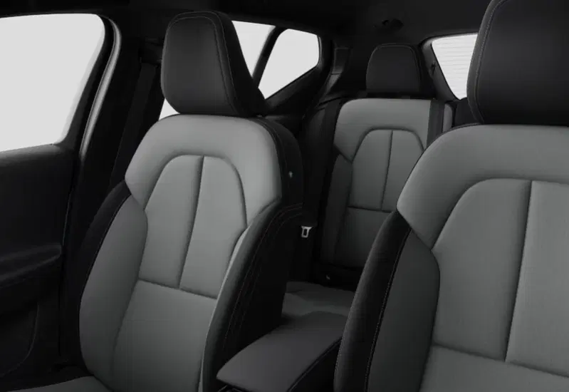 Volvo XC40 nuova a Parma (5)