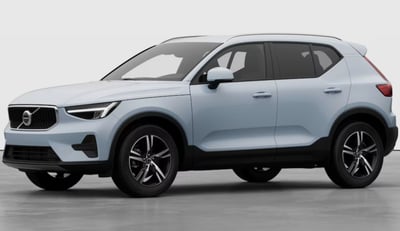 Volvo XC40 B3 automatico Core nuova a Parma