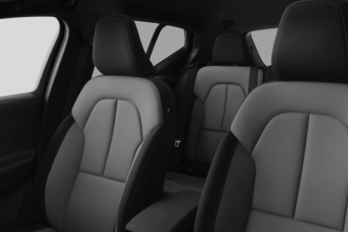 Volvo XC40 nuova a Parma (4)