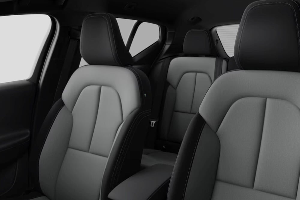 Volvo XC40 nuova a Parma (4)
