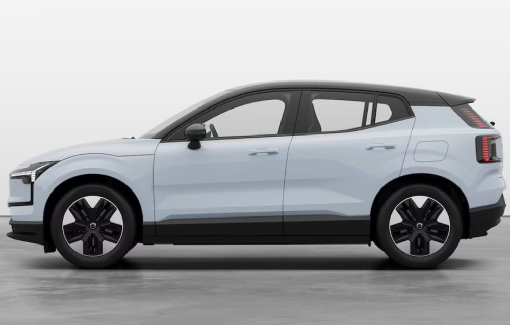 Volvo EX30 nuova a Parma (2)