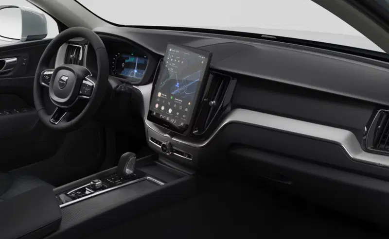 Volvo XC60 nuova a Parma (3)