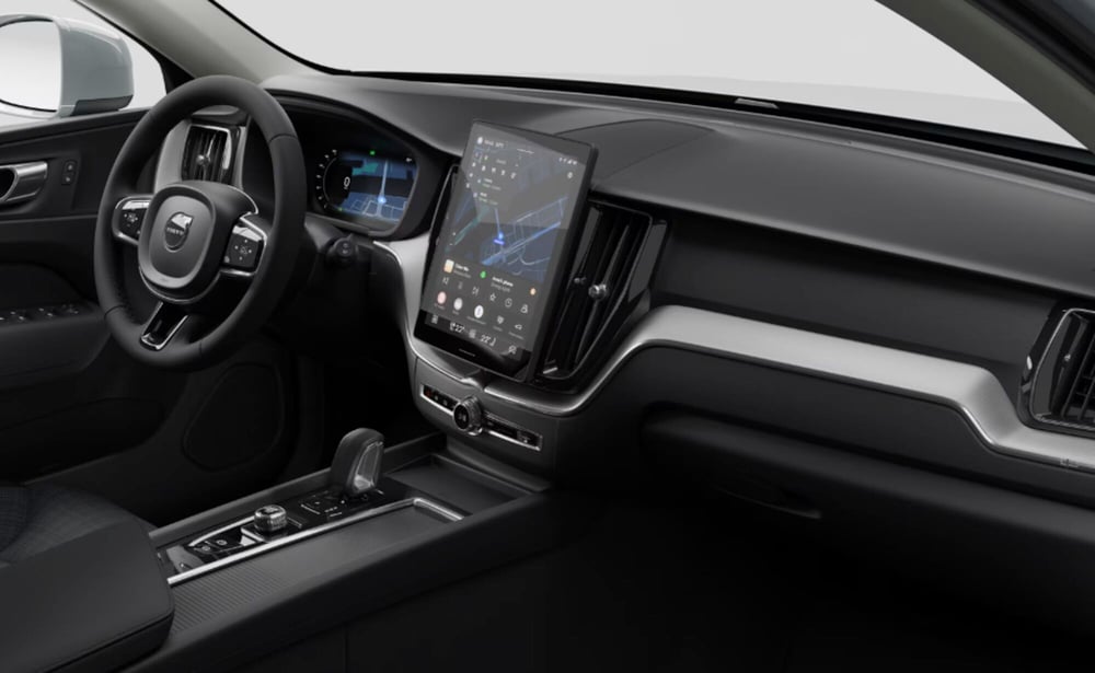 Volvo XC60 nuova a Parma (3)