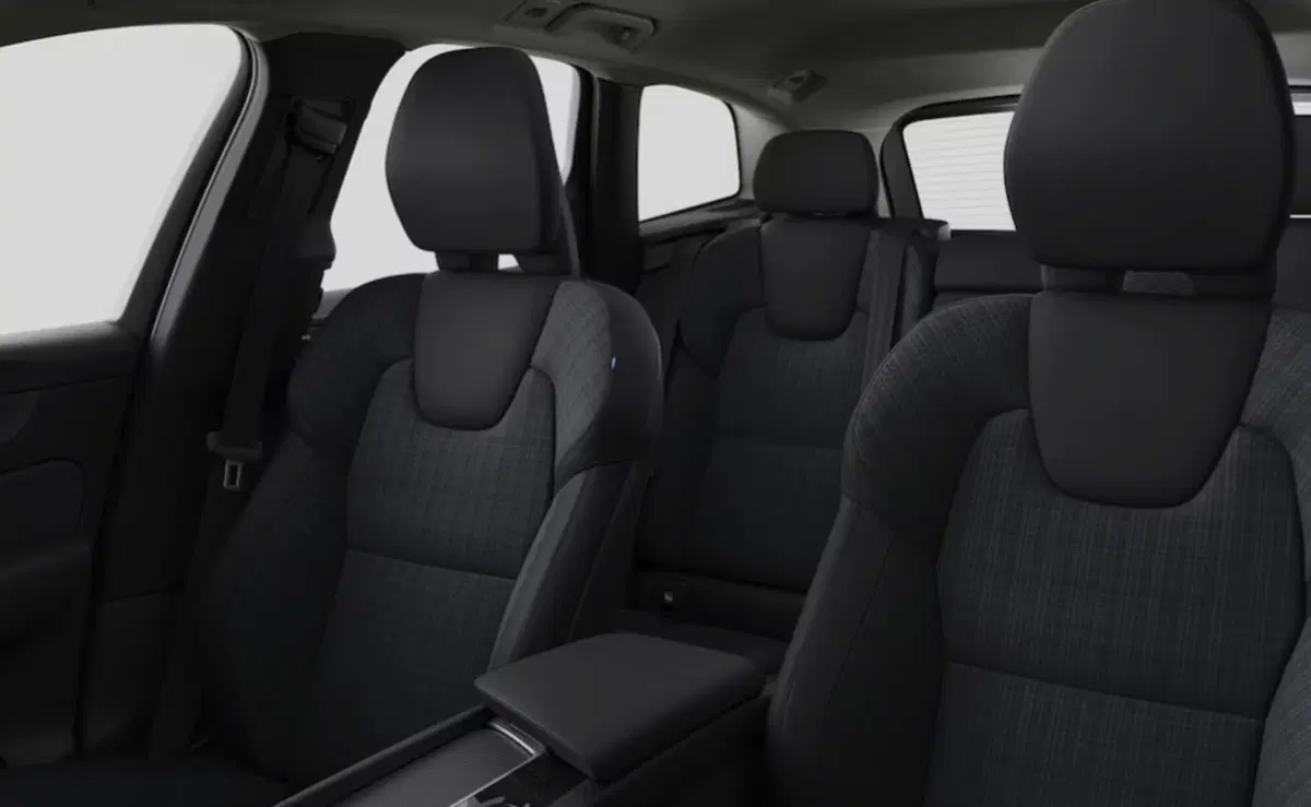 Volvo XC60 nuova a Parma (4)