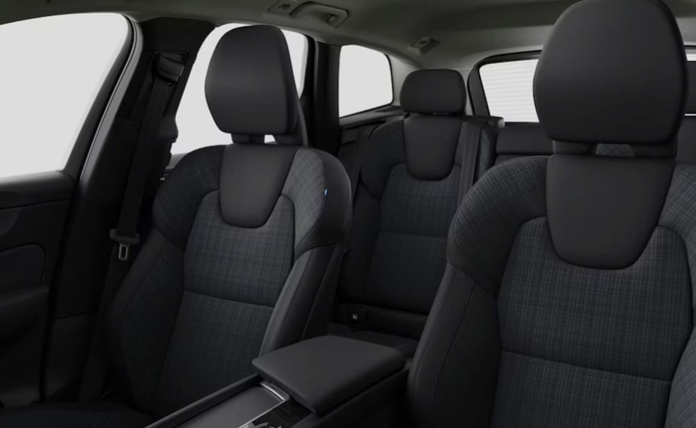 Volvo XC60 nuova a Parma (4)