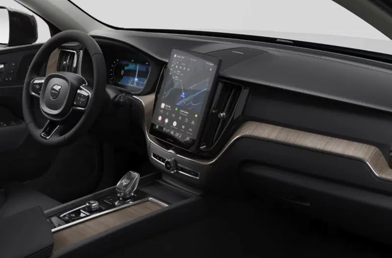 Volvo XC60 nuova a Parma (3)