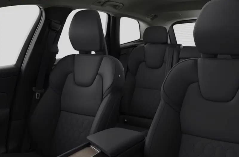 Volvo XC60 nuova a Parma (4)