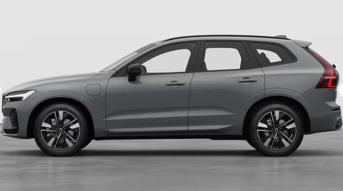 Volvo XC60 nuova a Parma (2)