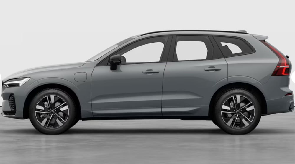 Volvo XC60 nuova a Parma (2)