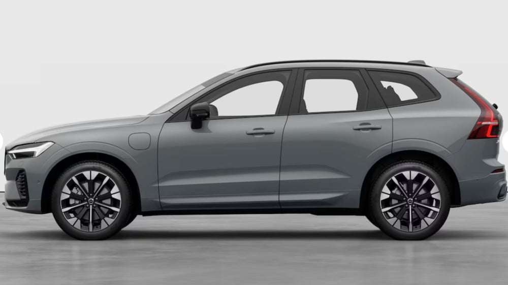 Volvo XC60 nuova a Parma (2)