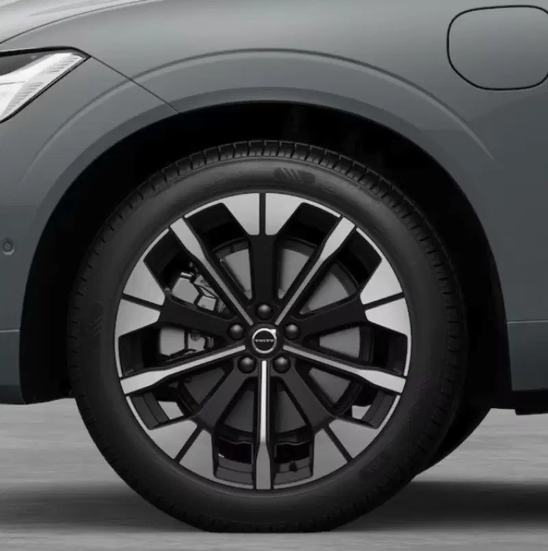 Volvo XC60 nuova a Parma (3)