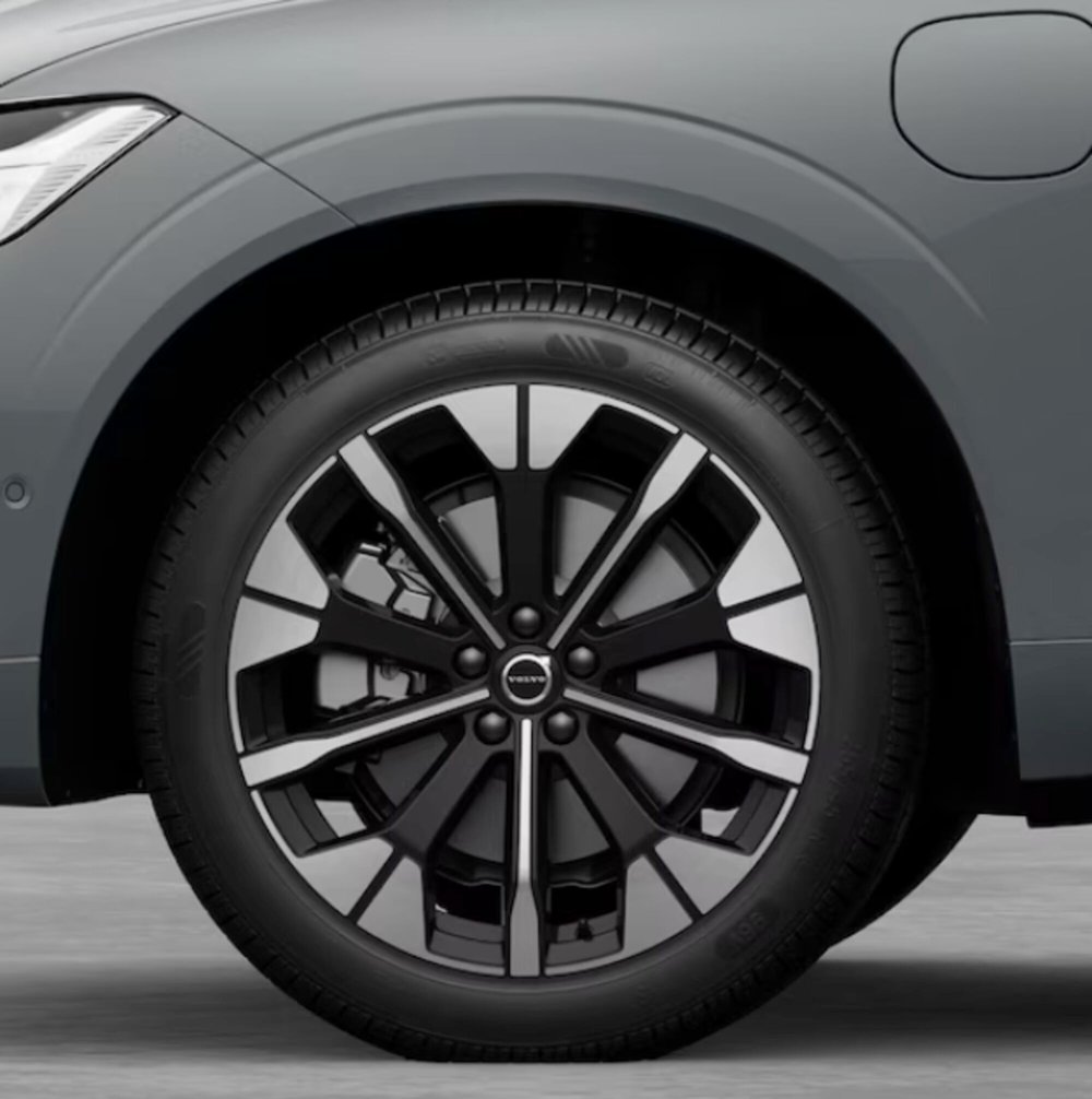 Volvo XC60 nuova a Parma (3)