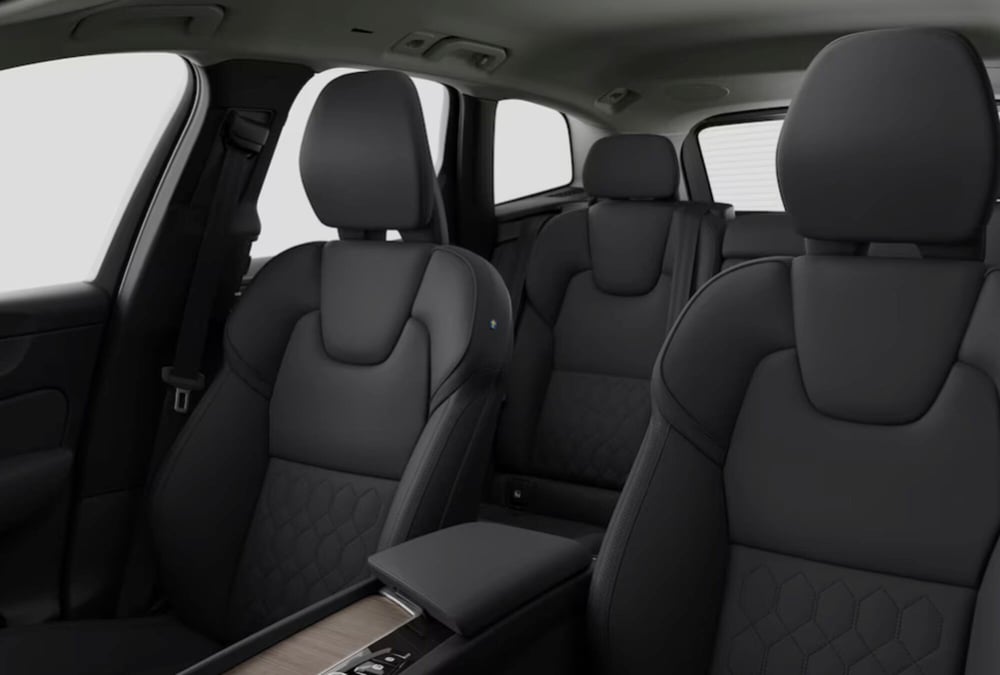 Volvo XC60 nuova a Parma (5)