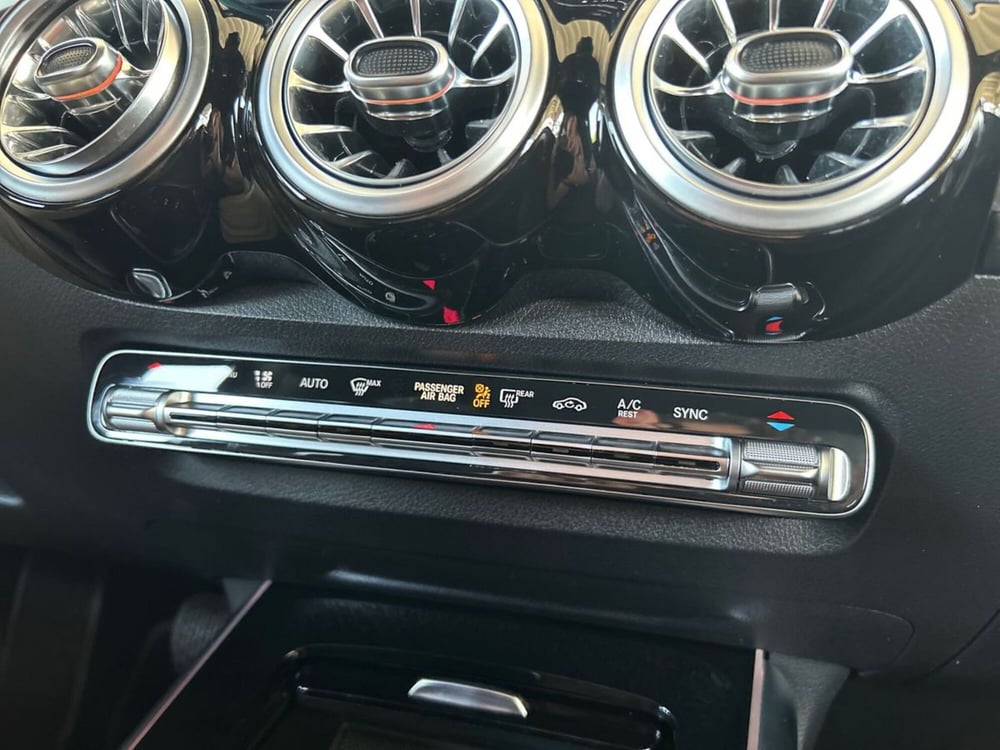 Mercedes-Benz GLB usata a Bari (14)