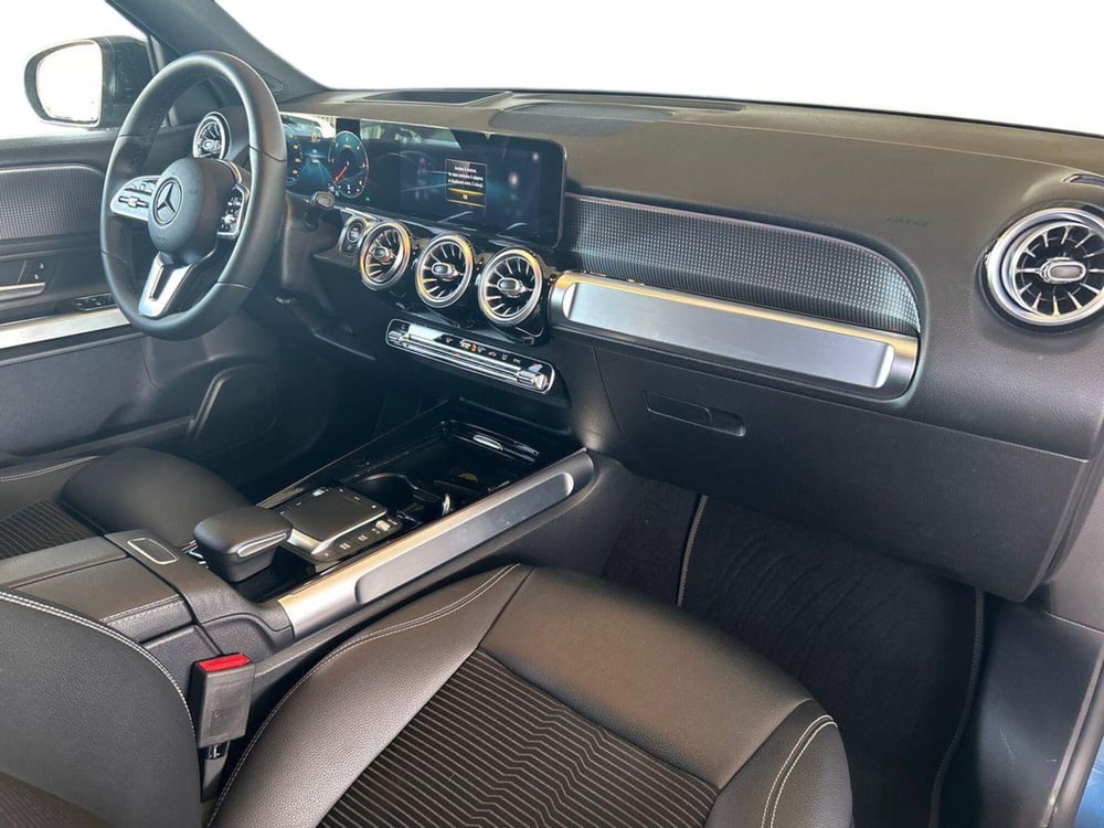 Mercedes-Benz GLB usata a Bari (15)