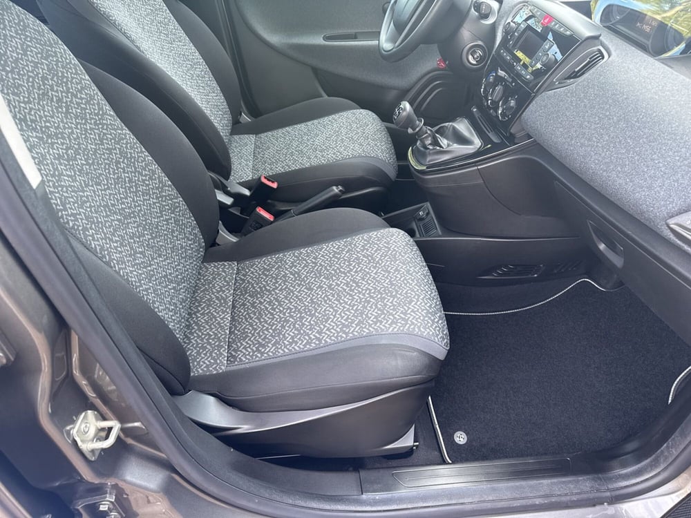 Lancia Ypsilon usata a Ferrara (10)
