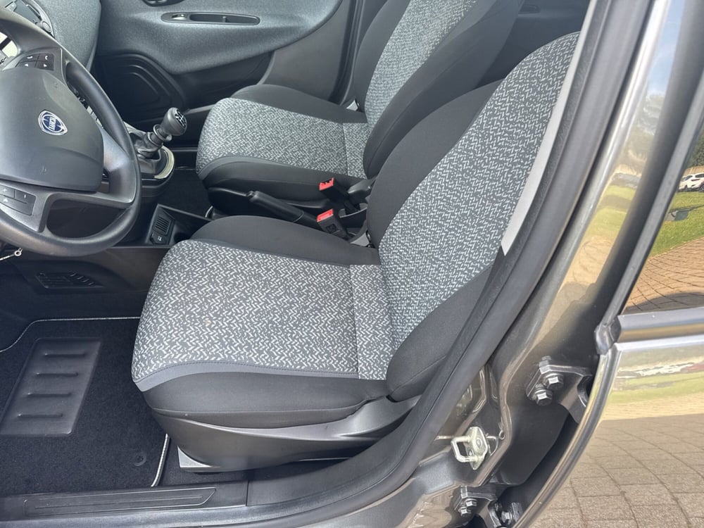 Lancia Ypsilon usata a Ferrara (9)