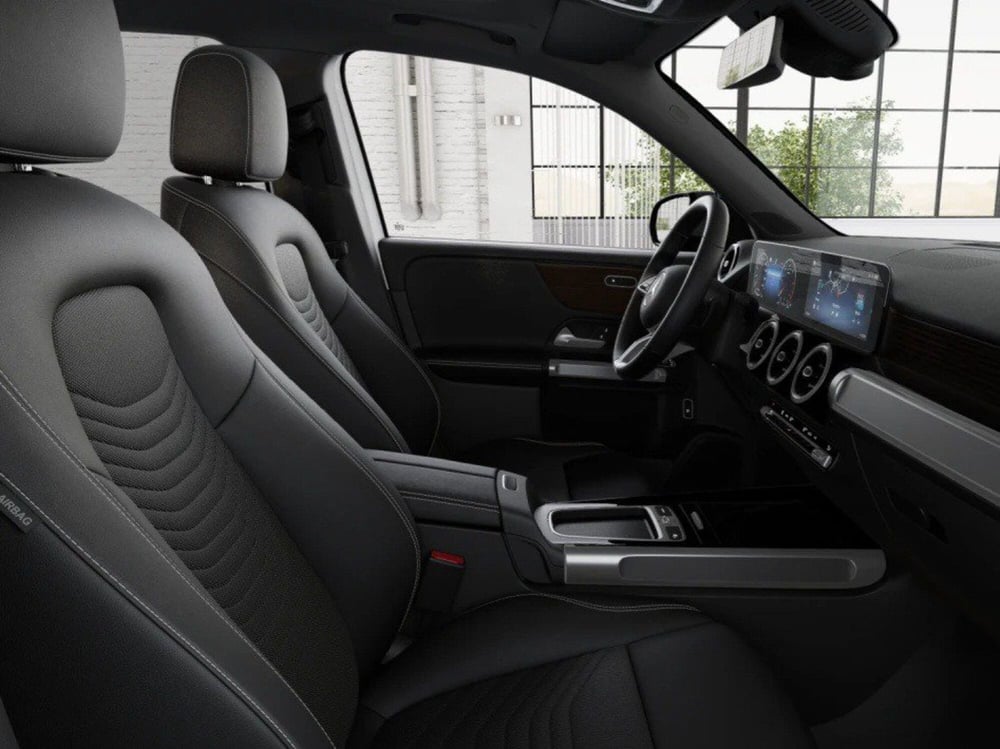 Mercedes-Benz GLB nuova a Ancona (11)
