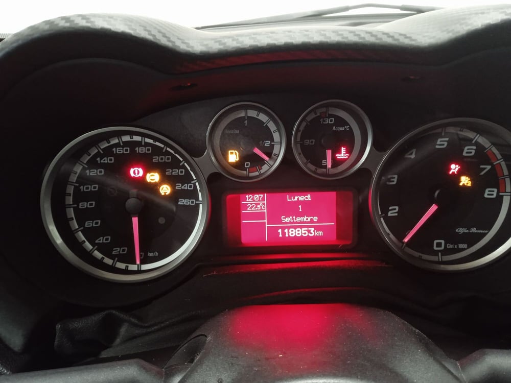 Alfa Romeo MiTo usata a Torino (12)