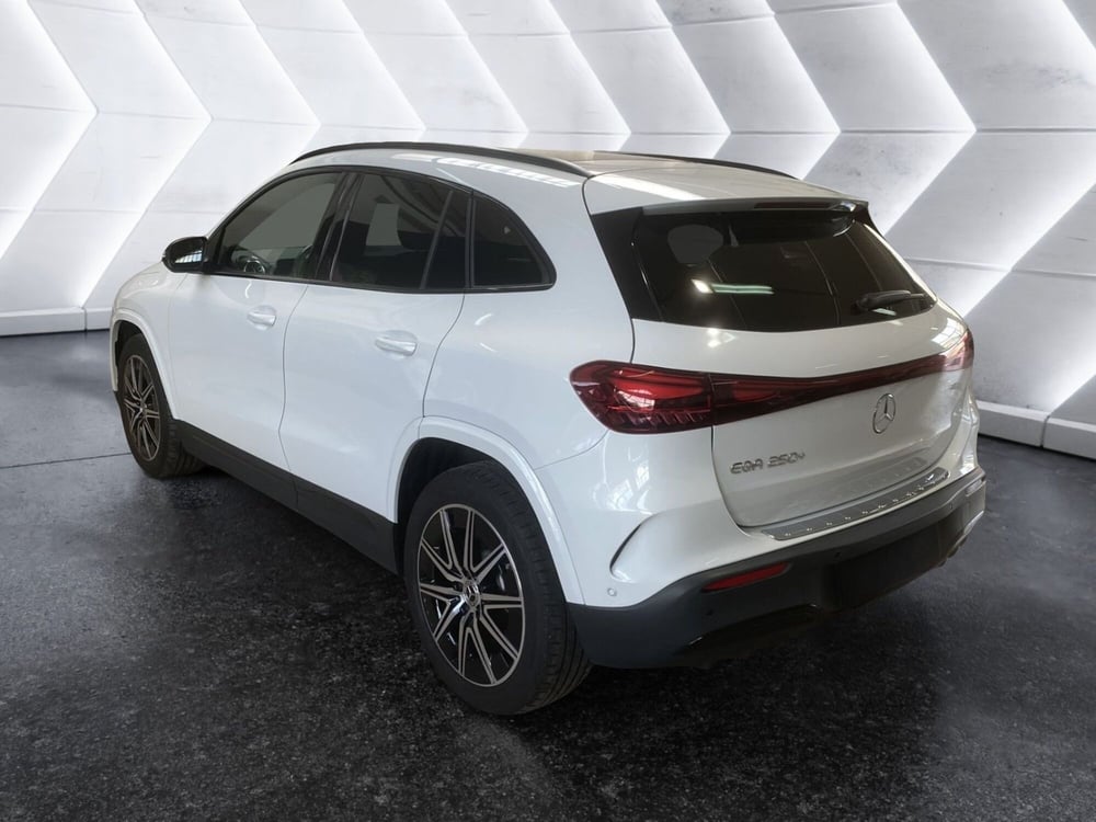 Mercedes-Benz EQA usata a Napoli (6)